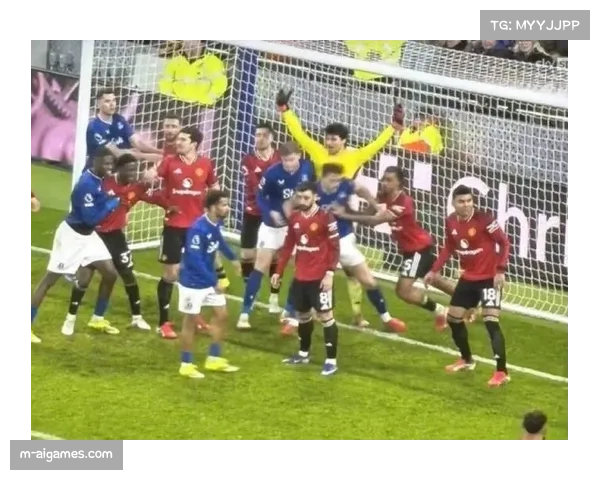 赛前训练：曼联加练角球与任意球攻防，定位球已成重要得分手段